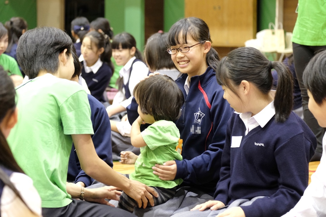 中学２年対象 赤ちゃん先生を行いました 大阪女学院